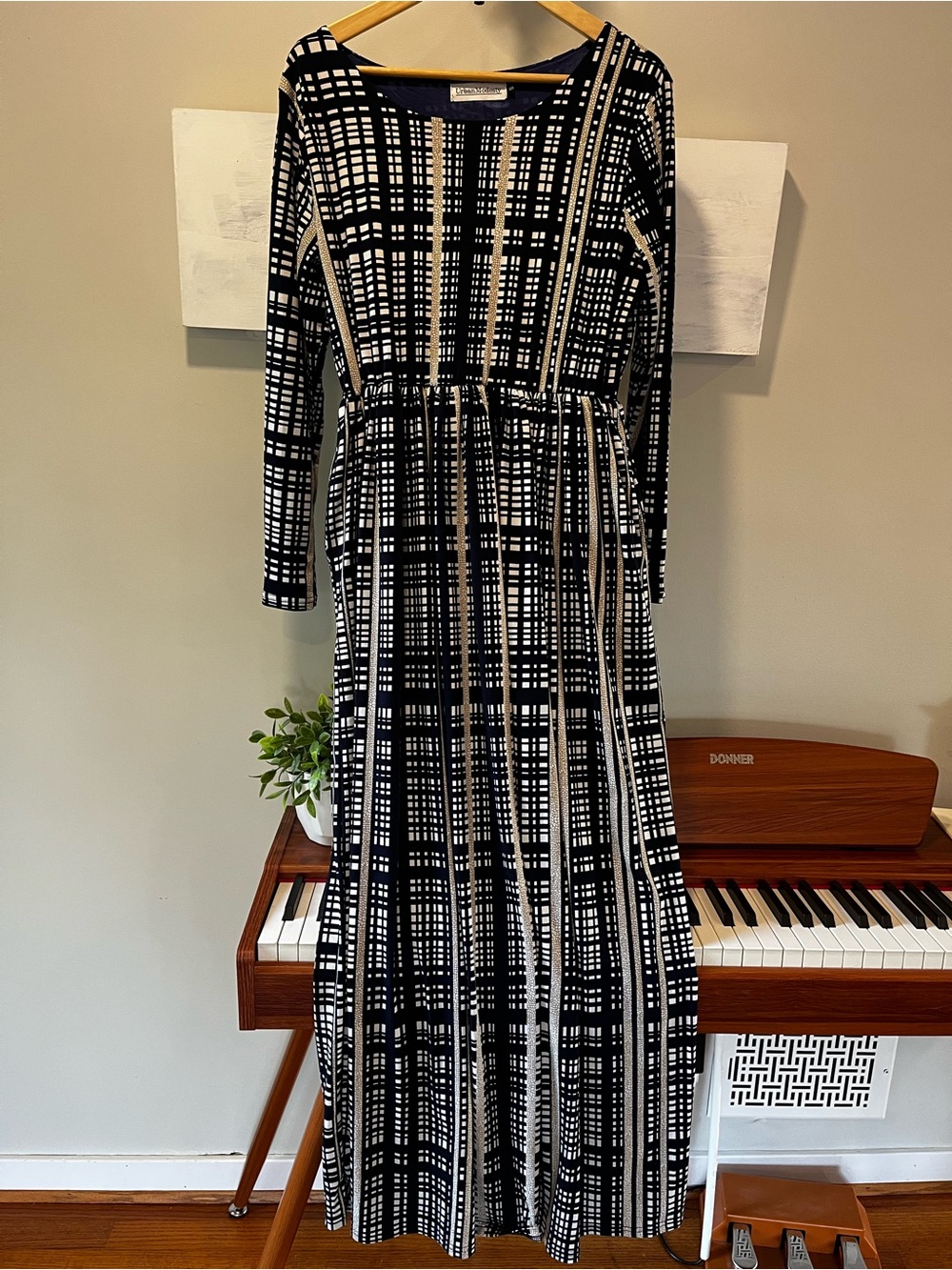 Navy & White Long Sleeve Maxi Dress by
